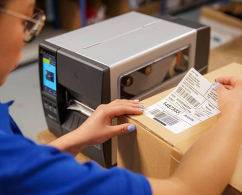 Zebra ZT231 Barcodedrucker im Warenausgang